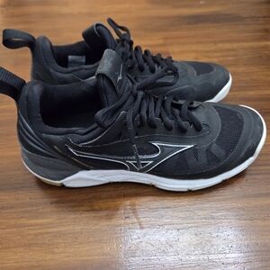 Mizuno Black and White Athletic Shoes